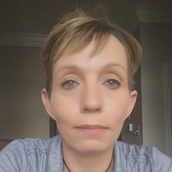 Meet your Posher, Jennifer - Picture 1 of 3